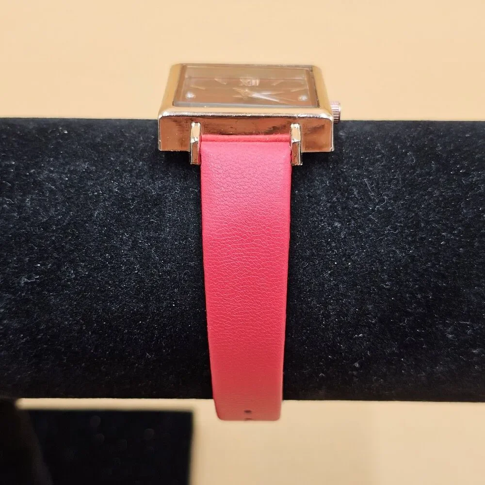 Ladies Two Tone Red/Gold Square Dial Quartz Fashion Watch New Battery